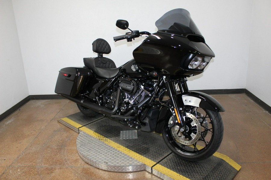2021 Harley-Davidson® Road Glide® Special BLACK