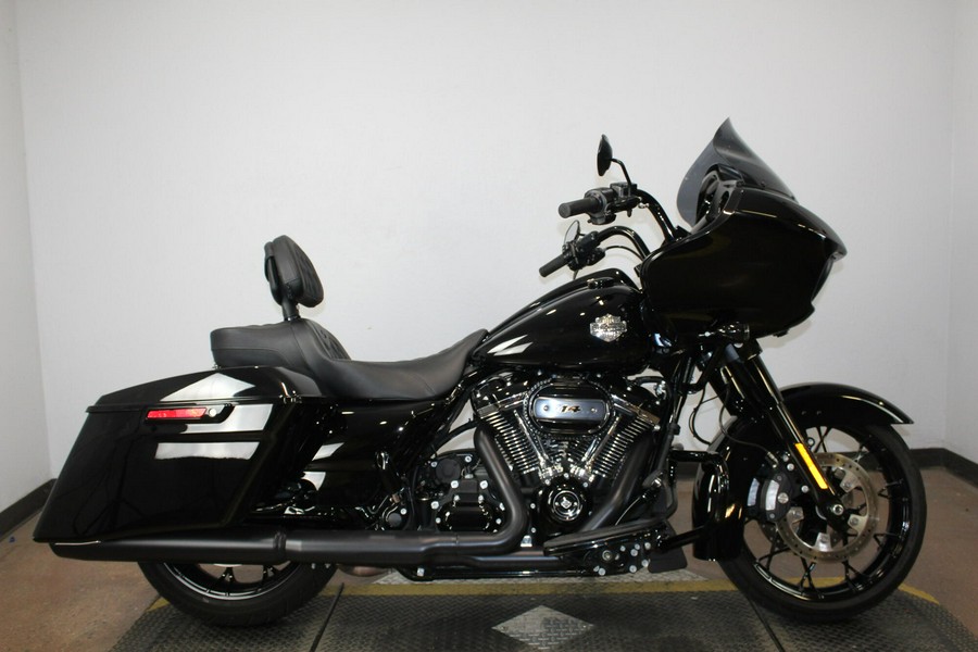 2021 Harley-Davidson® Road Glide® Special BLACK