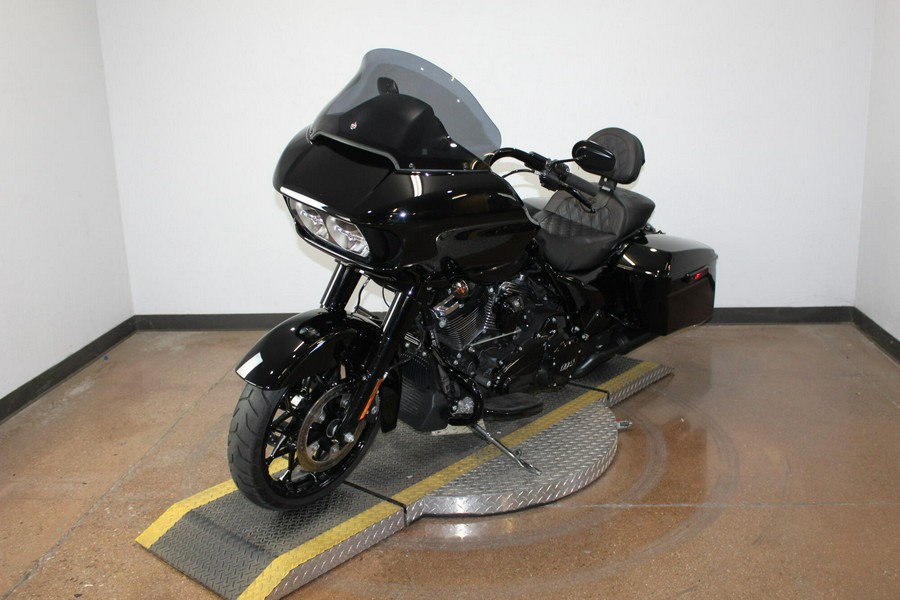 2021 Harley-Davidson® Road Glide® Special BLACK