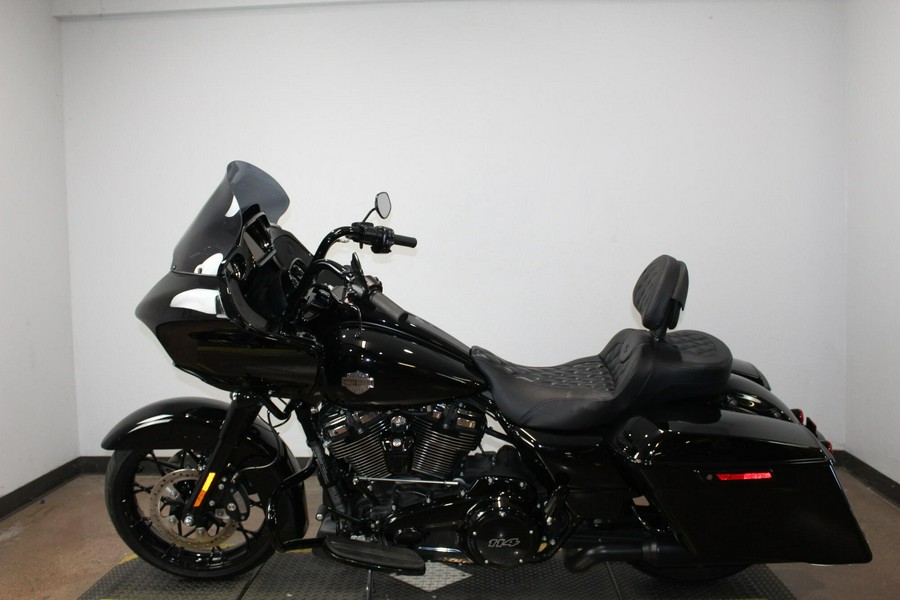 2021 Harley-Davidson® Road Glide® Special BLACK