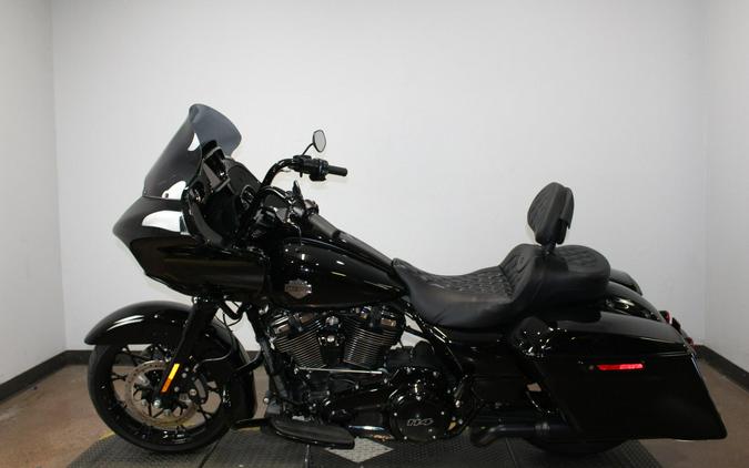 2021 Harley-Davidson® Road Glide® Special BLACK