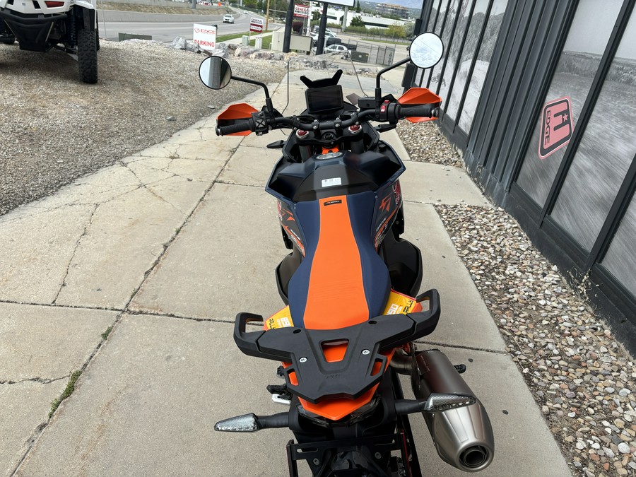 2027 KTM Adventure 890 R Rally