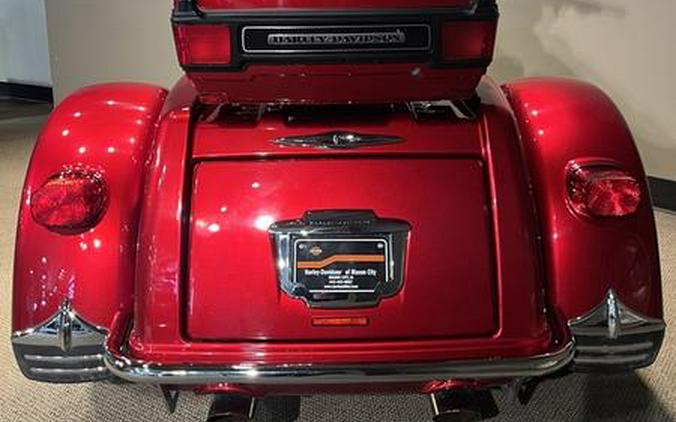 2013 Harley-Davidson® FLHTCUTG - Tri Glide® Ultra Classic®