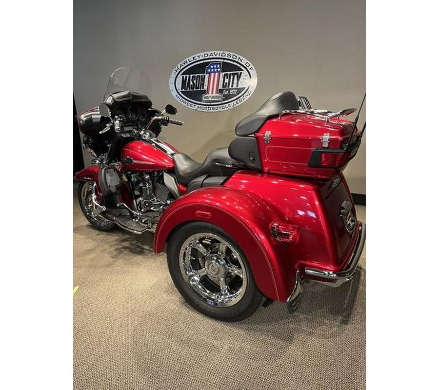 2013 Harley-Davidson® FLHTCUTG - Tri Glide® Ultra Classic®
