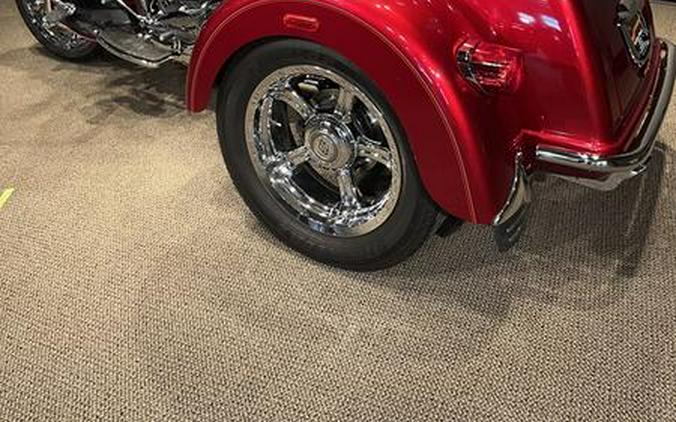 2013 Harley-Davidson® FLHTCUTG - Tri Glide® Ultra Classic®