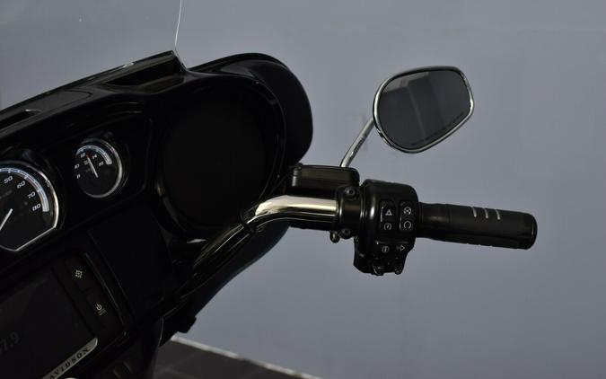 2015 Harley-Davidson Electra Glide Ultra Classic Vivid Black