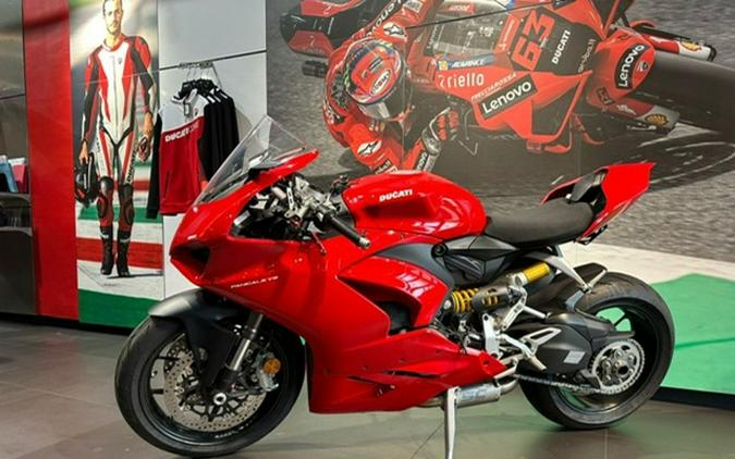 2022 Ducati Panigale V2 Ducati Red