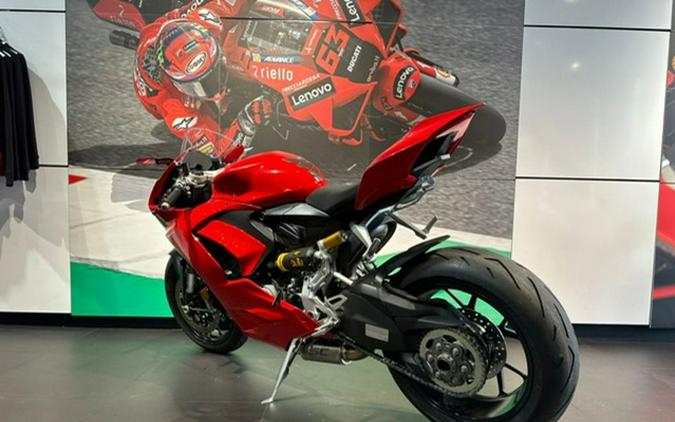 2022 Ducati Panigale V2 Ducati Red