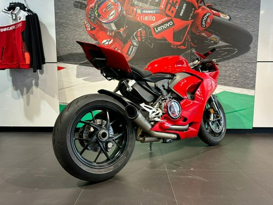 2022 Ducati Panigale V2 Ducati Red