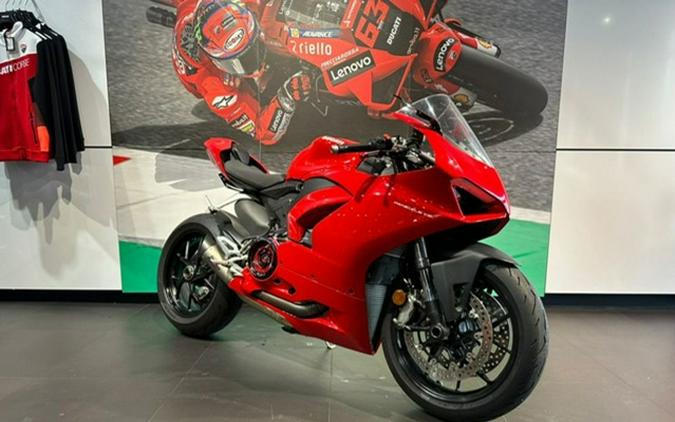 2022 Ducati Panigale V2 Ducati Red