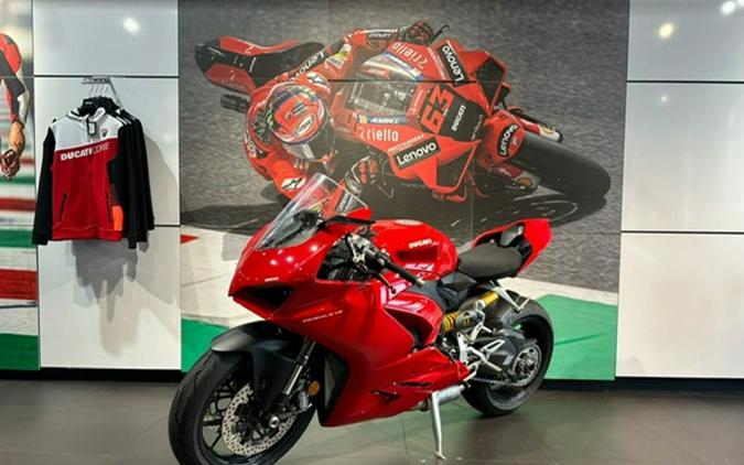 2022 Ducati Panigale V2 Ducati Red