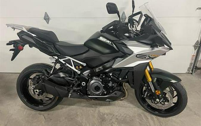 2024 Suzuki GSX-S1000GX+