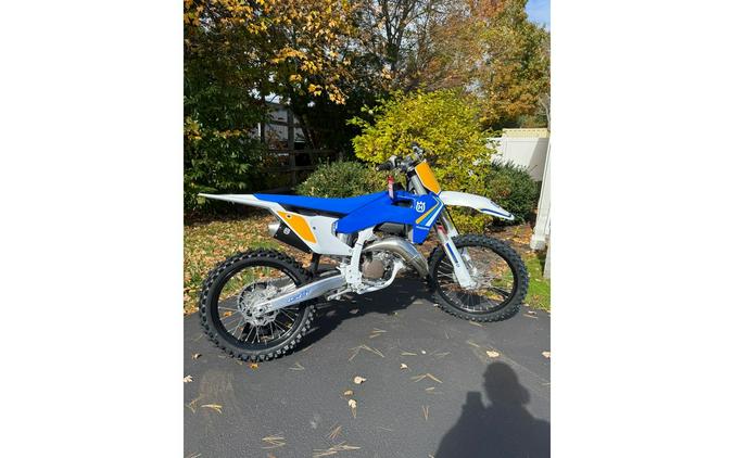 2025 TC 150 HERITAGE - Husqvarna Motorcycles
