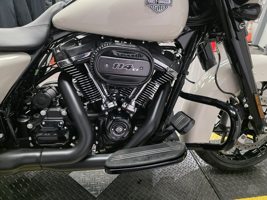 2022 Harley-Davidson Street Glide® Special