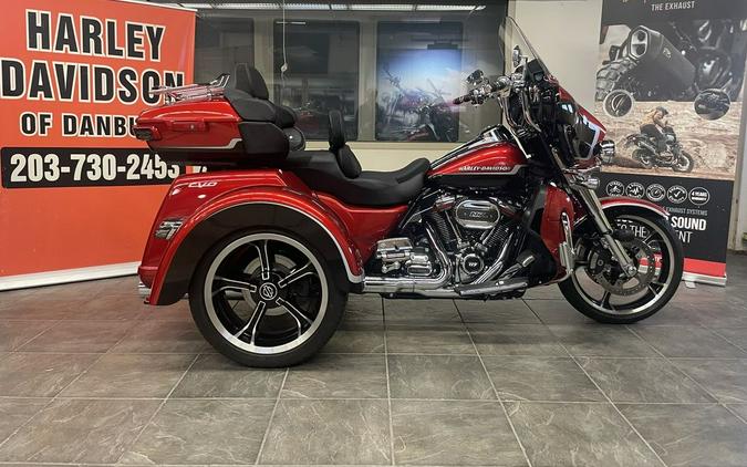 2021 Harley-Davidson® FLHTCUTGSE - CVO™ Tri Glide®