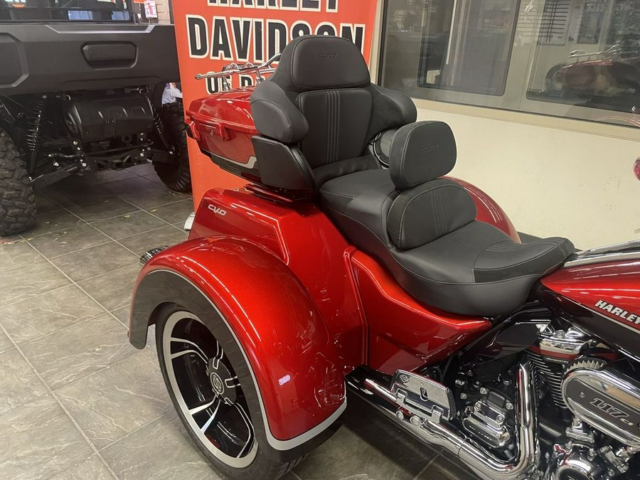 2021 Harley-Davidson® FLHTCUTGSE - CVO™ Tri Glide®