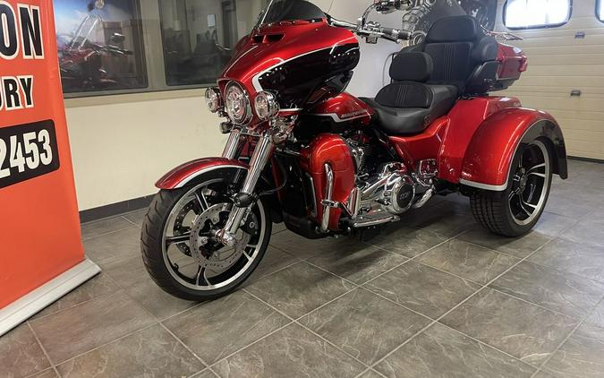 2021 Harley-Davidson® FLHTCUTGSE - CVO™ Tri Glide®