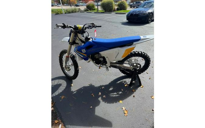 2025 TC 150 HERITAGE - Husqvarna Motorcycles