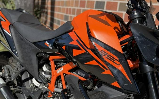 2024 KTM Adventure 390
