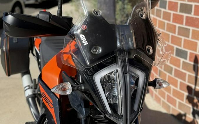 2024 KTM Adventure 390
