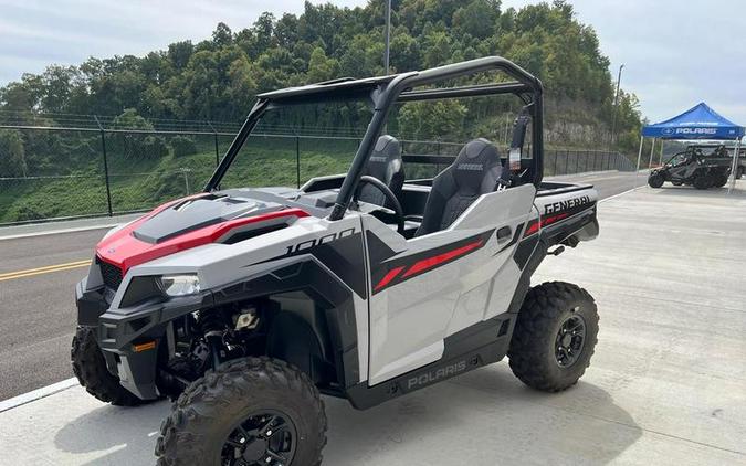 2025 Polaris® General 1000 Sport