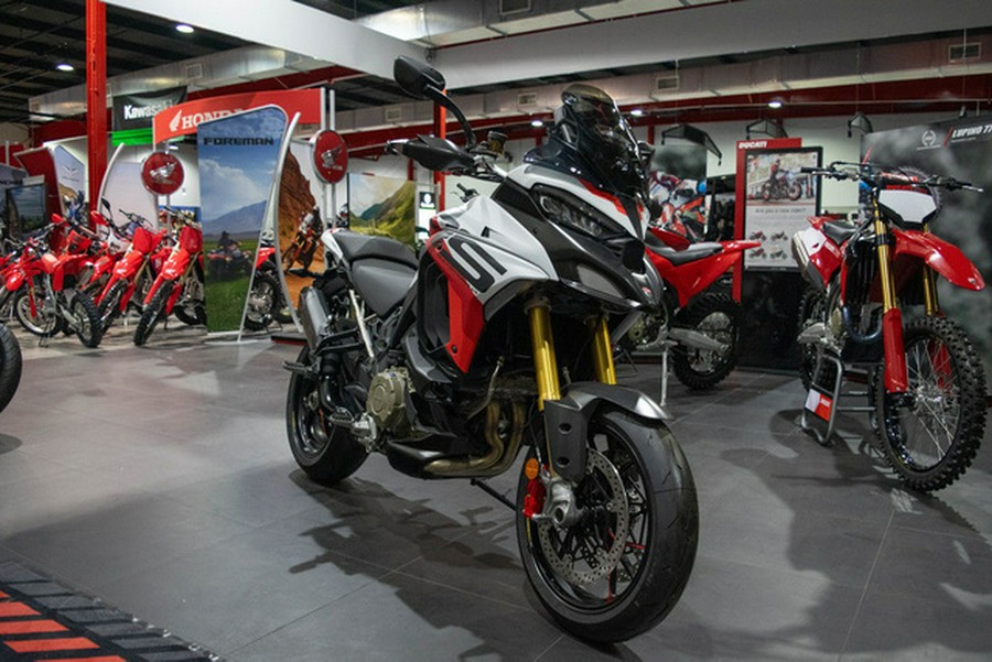 2025 Ducati Multistrada V4 RS