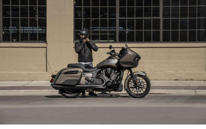 2021 Indian Challenger® Dark Horse®
