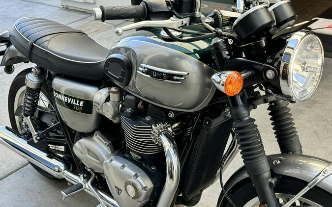 2022 Triumph Bonneville T120 Gold Line Silver Ice / Competition Green