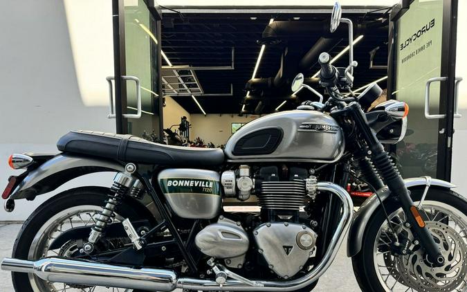 2022 Triumph Bonneville T120 Gold Line Silver Ice / Competition Green