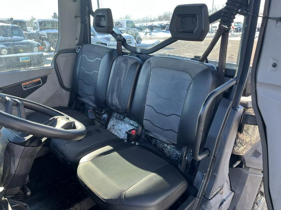 2018 Can-Am® Defender XT™ CAB HD8 Mossy Oak Break-Up Country Camo