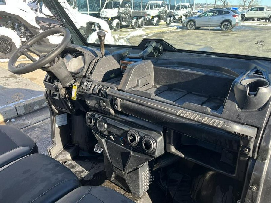 2018 Can-Am® Defender XT™ CAB HD8 Mossy Oak Break-Up Country Camo