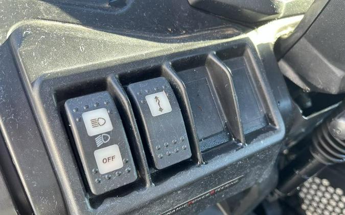 2018 Can-Am® Defender XT™ CAB HD8 Mossy Oak Break-Up Country Camo