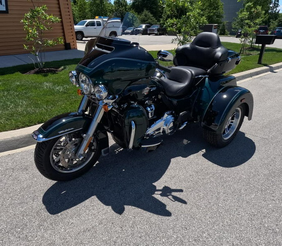 2024 Harley-Davidson® FLHTCUTG - Tri Glide® Ultra