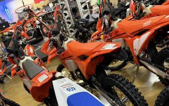 2025 HQV TX 300 HERITAGE