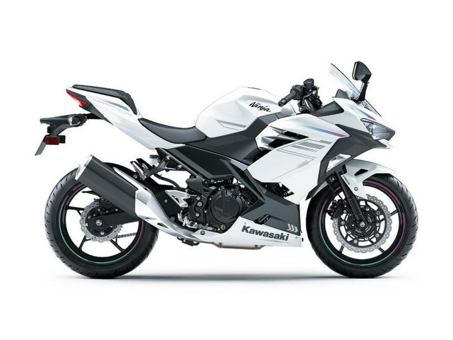 2023 Kawasaki Ninja® 400 ABS Pearl Blizzard White/Metallic Carbon Gray