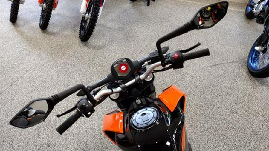 2023 KTM 200 Duke