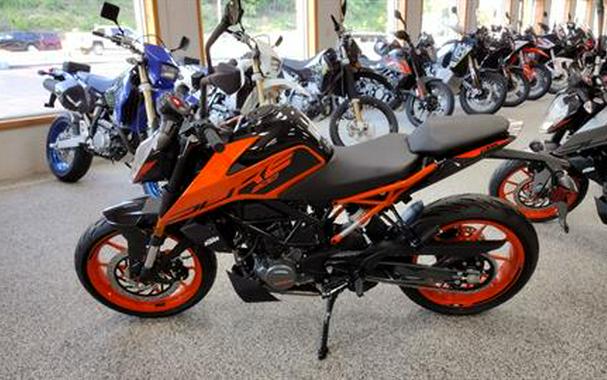 2023 KTM 200 Duke