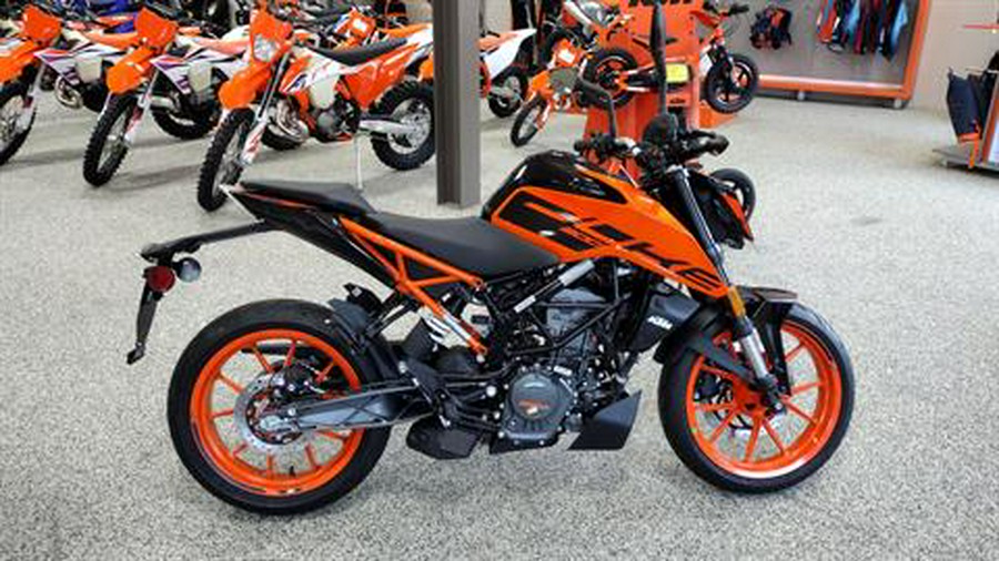 2023 KTM 200 Duke