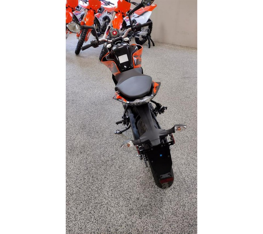 2023 KTM 200 Duke