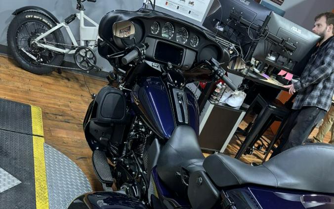 2025 Harley-Davidson® Tri Glide® Ultra MYSTIC SHIFT