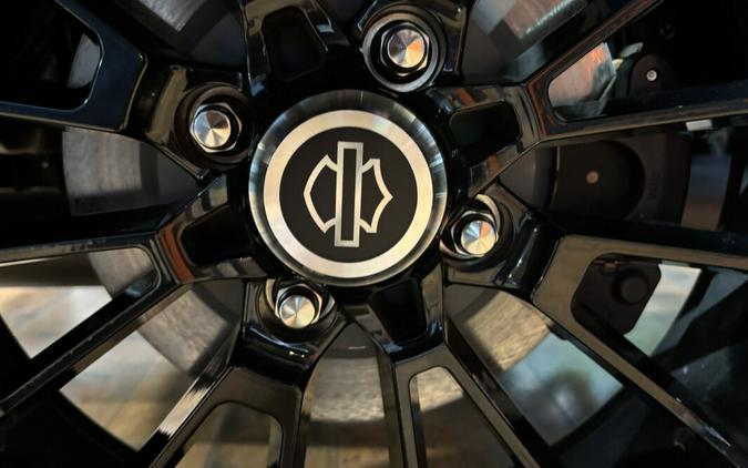 2025 Harley-Davidson® Tri Glide® Ultra MYSTIC SHIFT