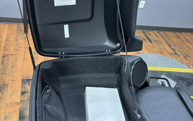 2025 Harley-Davidson® Tri Glide® Ultra MYSTIC SHIFT