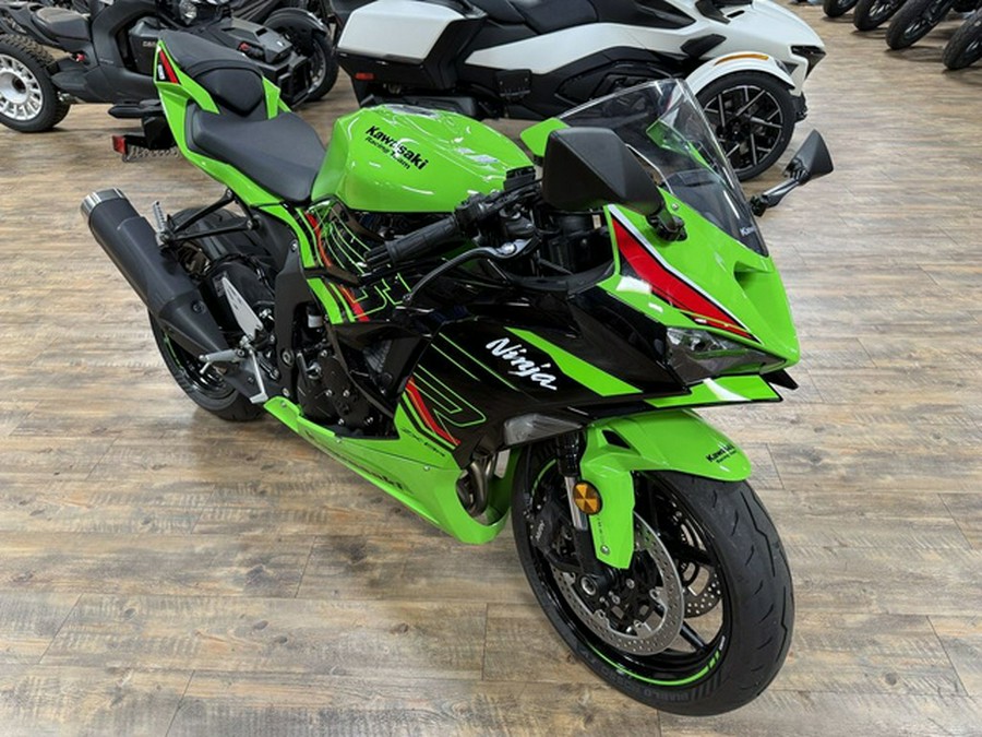 2024 Kawasaki Ninja ZX-6R ABS Pearl Robotic White/Metallic Gra