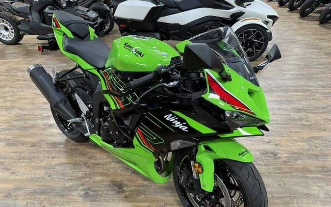 2024 Kawasaki Ninja ZX-6R ABS Pearl Robotic White/Metallic Gra