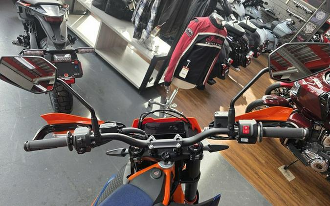 2026 KTM SMC 690 R