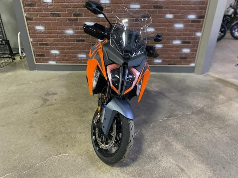 2023 KTM 1290 Super Duke GT