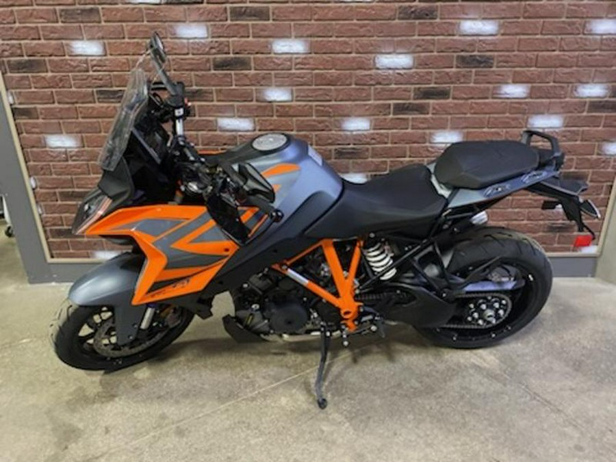 2023 KTM 1290 Super Duke GT