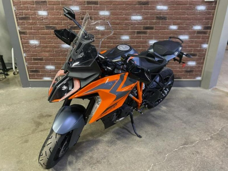 2023 KTM 1290 Super Duke GT