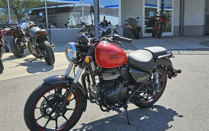 2022 Royal Enfield Meteor Fireball Red