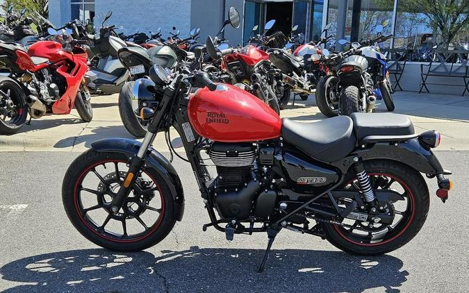 2022 Royal Enfield Meteor Fireball Red